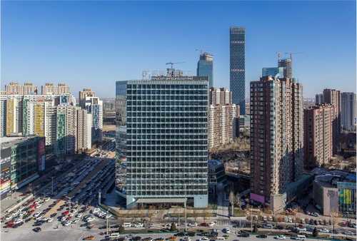 面向企业决策者的网站价格评估指南，聚焦于成本与价值的平衡